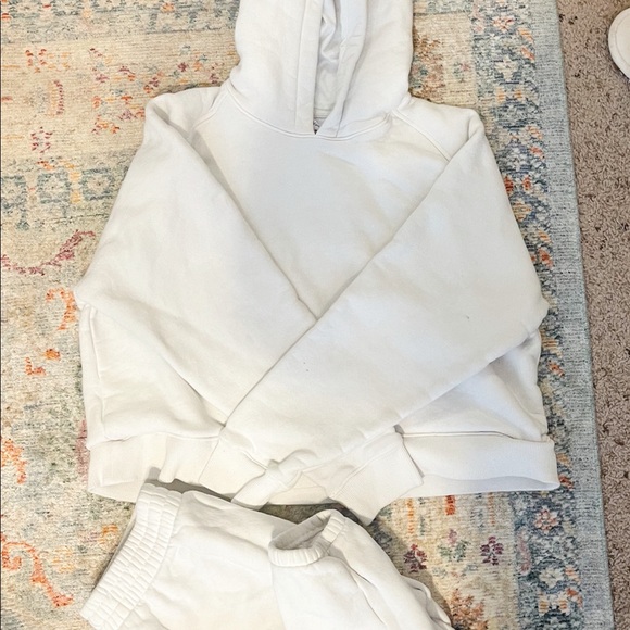 OUTDOOR VOICES SET • SIZE MEDIUM
